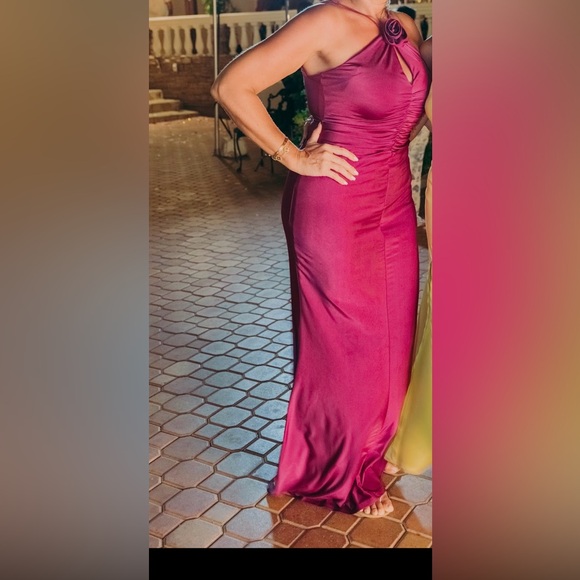 Oh hello purple dress - Picture 3 of 5